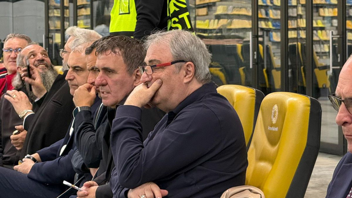 Gică Hagi a venit și la FCSB - Petrolul » Cine l-a însoțit pe selecționer