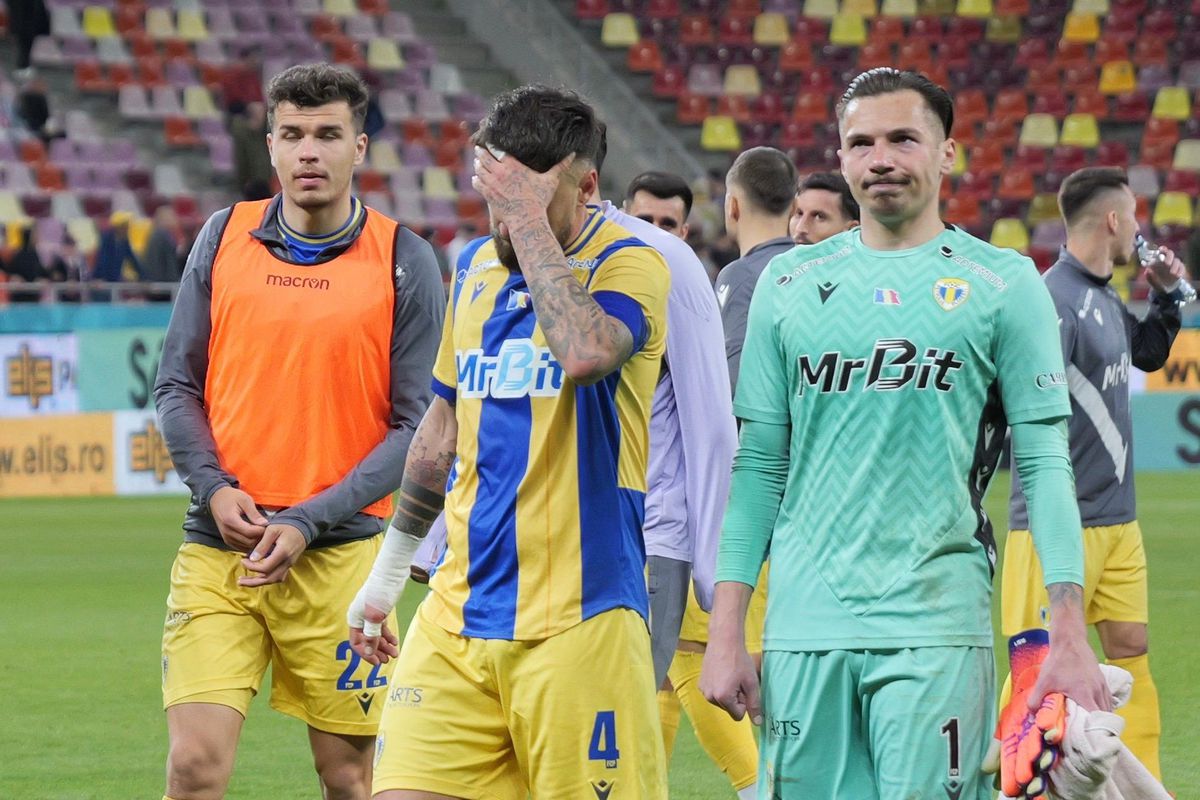 Imagini de la finalul meciului FCSB - Petrolul