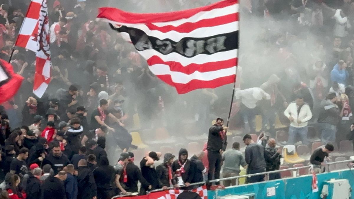 Fanii Craiovei nu s-au liniștit: noi scandări rasiste în meciul cu Dinamo