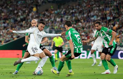 Remiză pentru Real Madrid » „Galacticii” se încurcă în cursa pentru titlu după deplasarea la Betis