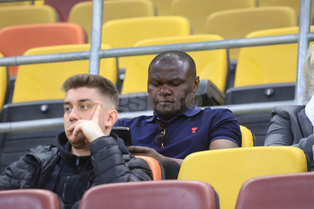 Îl mai ții minte? Apariție-surpriză la FCSB - Petrolul: fostul atacant al Rapidului a urmărit meciul din tribune