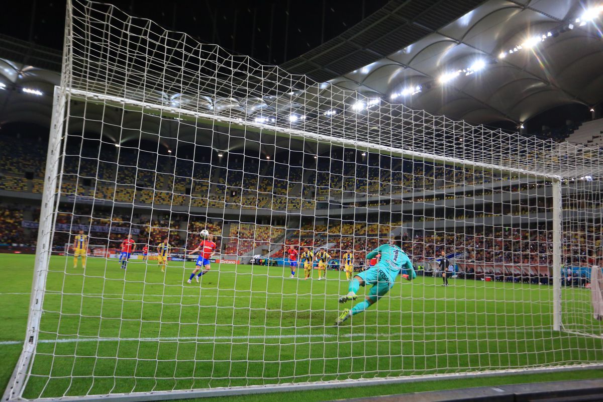 Imagini din meci FCSB - Craiova // foto: Ionuț Iordache și Andrei Furnigă