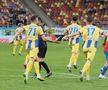Imagini din meci FCSB - Petrolul // foto: Ionuț Iordache și Andrei Furnigă