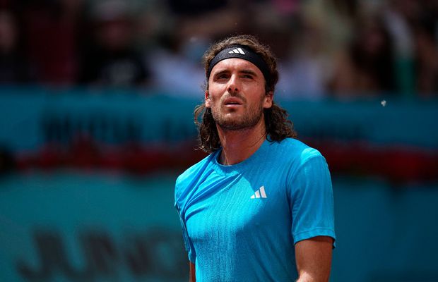 „Prostule! Du-te dracului, idiotule!” » Tsitsipas și-a pierdut complet cumpătul, l-a jignit grav în timpul meciului