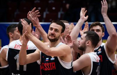 La recomandarea Comitetului Olimpic Internațional, baschetul reprimește echipe din Rusia și Belarus în competițiile FIBA