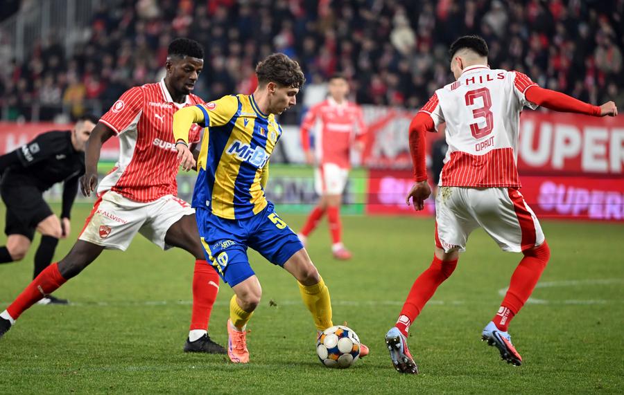 Rareș Pop de la Petrolul se întoarce la Rapid 5 nume noi la reunirea Rapidului + alți 5 jucători nu l-au convins pe Pancu să-i păstreze