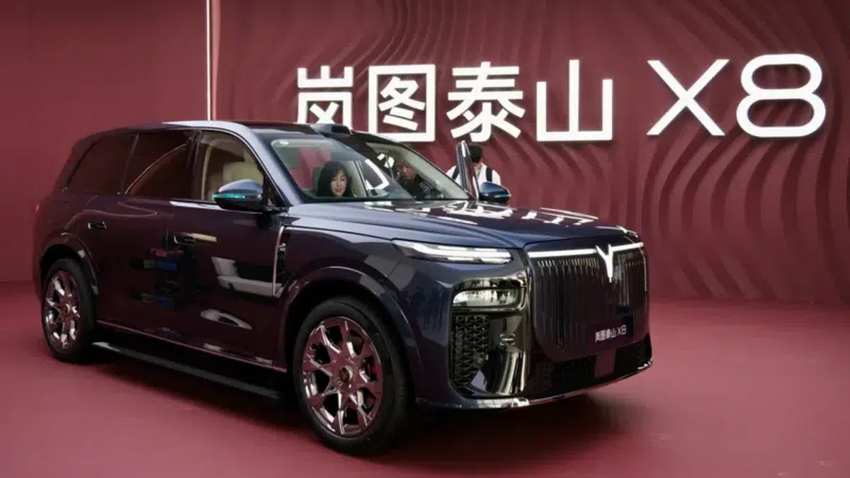 Noul „Rolls-Royce chinezesc”, record de vânzări în doar 20 de ore de la lansare » Prețul este de 10 ori mai mic