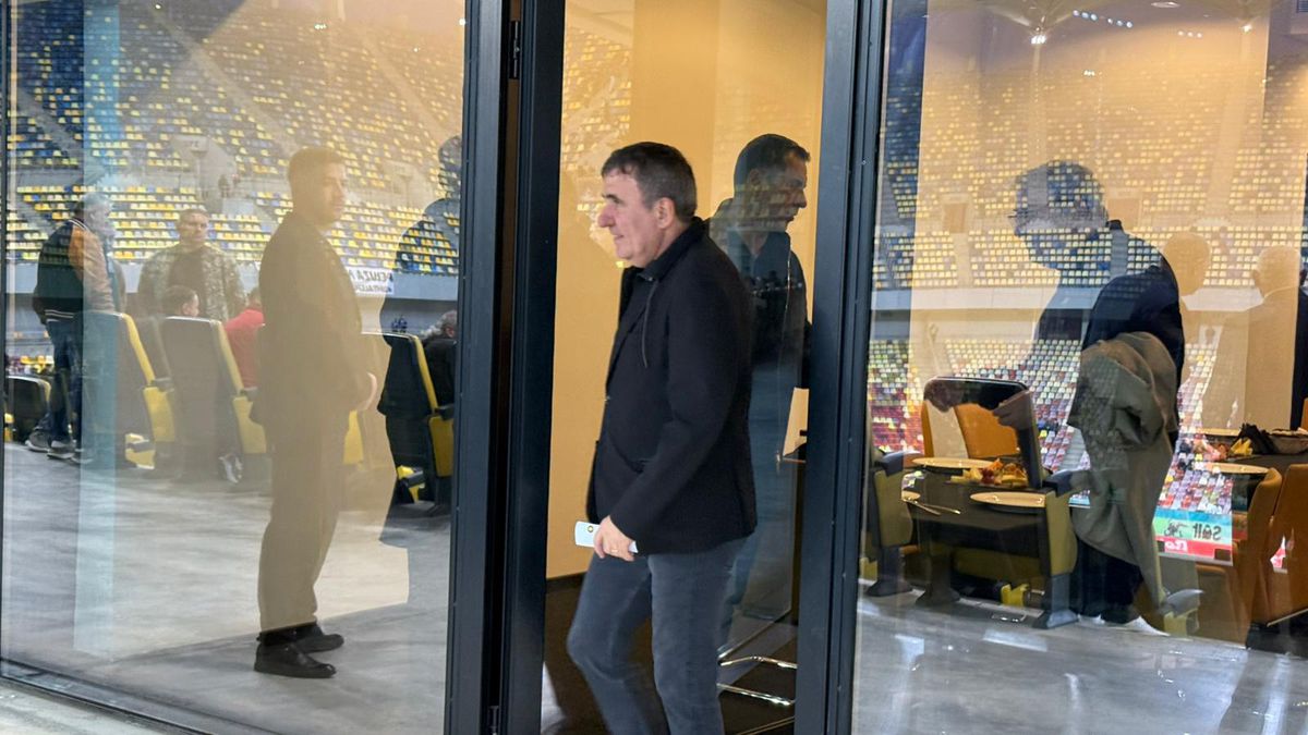 Gică Hagi a venit și la FCSB - Petrolul » Cine l-a însoțit pe selecționer