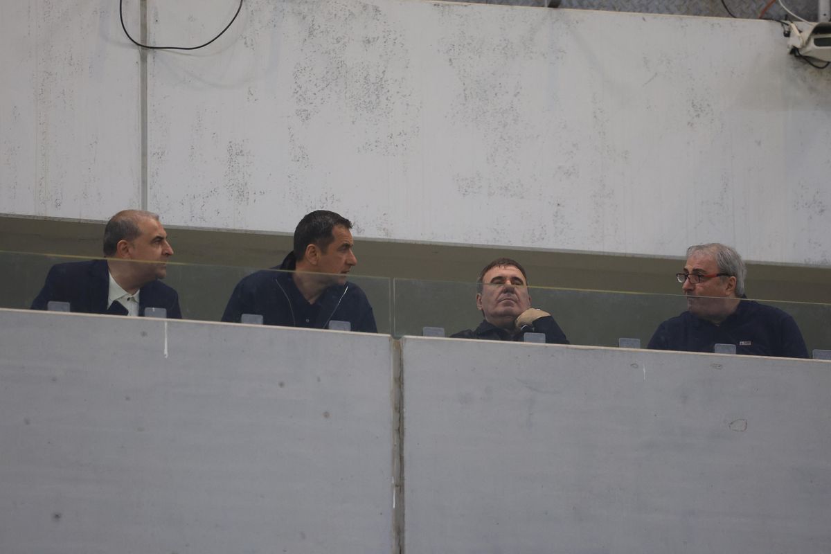 Gică Hagi a venit și la FCSB - Petrolul » Cine l-a însoțit pe selecționer