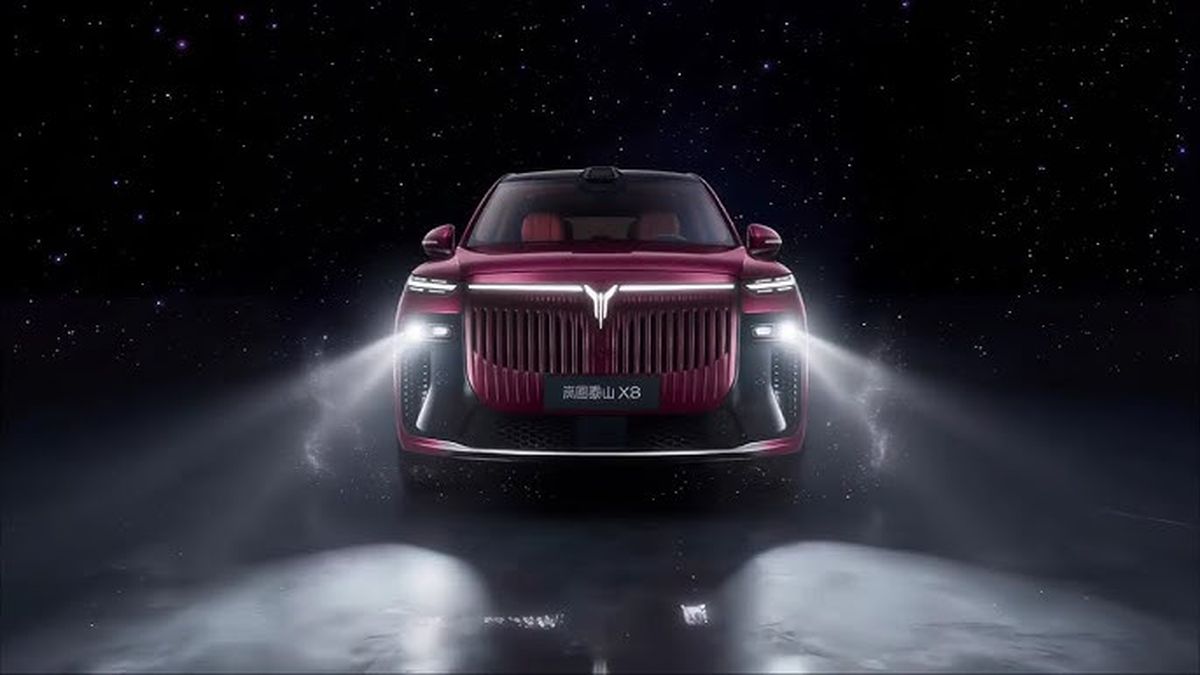 Noul „Rolls-Royce chinezesc”, record de vânzări în doar 20 de ore de la lansare » Prețul este de 10 ori mai mic