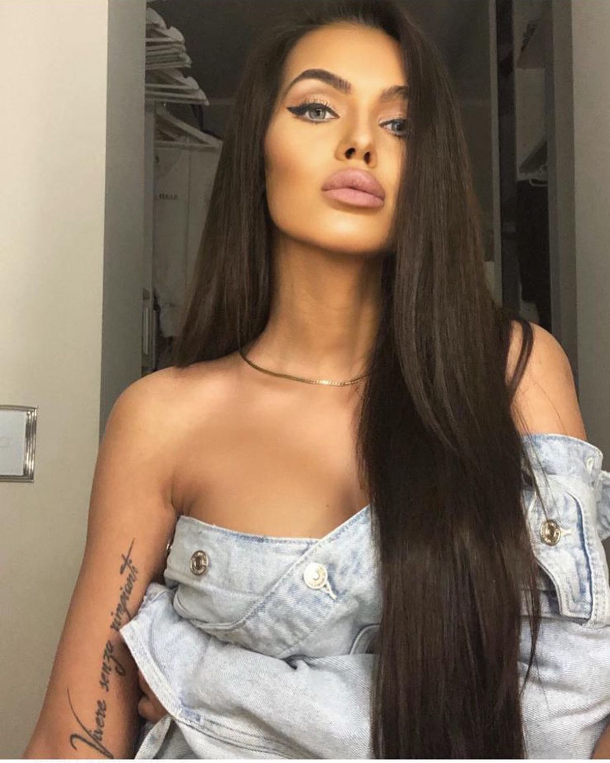 GALERIE FOTO Raluca, cea mai hot de pe Instagram! S-a iubit cu un fost jucător de la Dinamo și Rapid și e fană Neymar