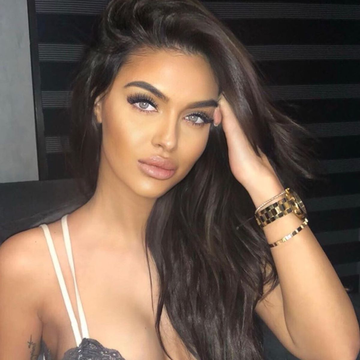 GALERIE FOTO Raluca, cea mai hot de pe Instagram! S-a iubit cu un fost jucător de la Dinamo și Rapid și e fană Neymar