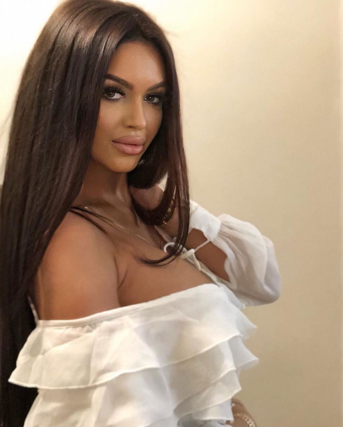 GALERIE FOTO Raluca, cea mai hot de pe Instagram! S-a iubit cu un fost jucător de la Dinamo și Rapid și e fană Neymar