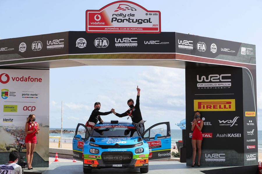 Gonçalo Magalhães, alături de Andre Villas-Boas (foto: Imago) Ghinion pentru Raul Badiu în Mondialul de Raliuri din Portugalia » Andre Villas Boas, fostul antrenor al lui Chelsea, debut incredibil la etapa din WRC