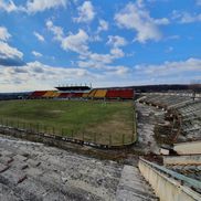Peisajul la stadionul din Scornicești este unul sumbru, trist, departe de vreo idee de fotbal adevărat 
FOTO: Vlad Nedelea