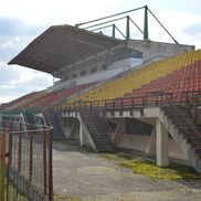 Tribuna I a stadionului din Scornicești a ajuns doar o ruină
FOTO: Vlad Nedelea