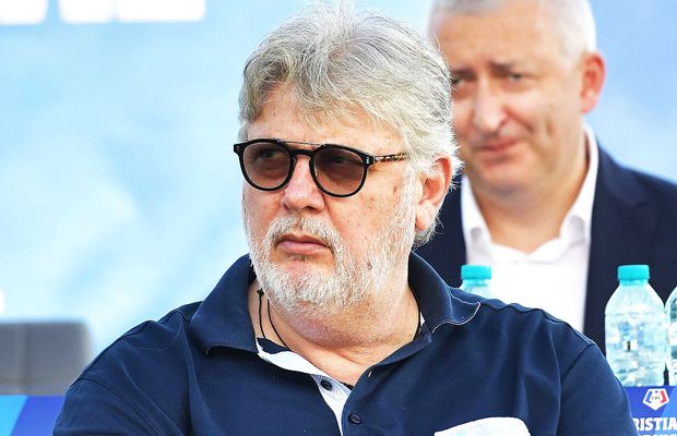 Protest la sediul LPF » Mesajul acid afișat de ultrași, după ce Jandarmeria a cerut pedepse mai dure pentru cei care aprind torțe pe stadioane