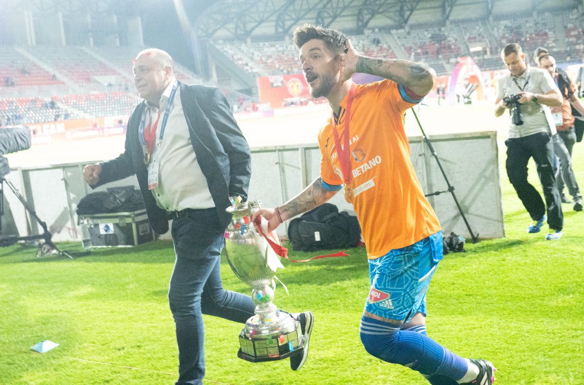 Imagini spectaculoase: Sepsi a sărbătorit în stil mare triumful din Cupă » Ce făceau rivalii de la U Cluj în acel timp