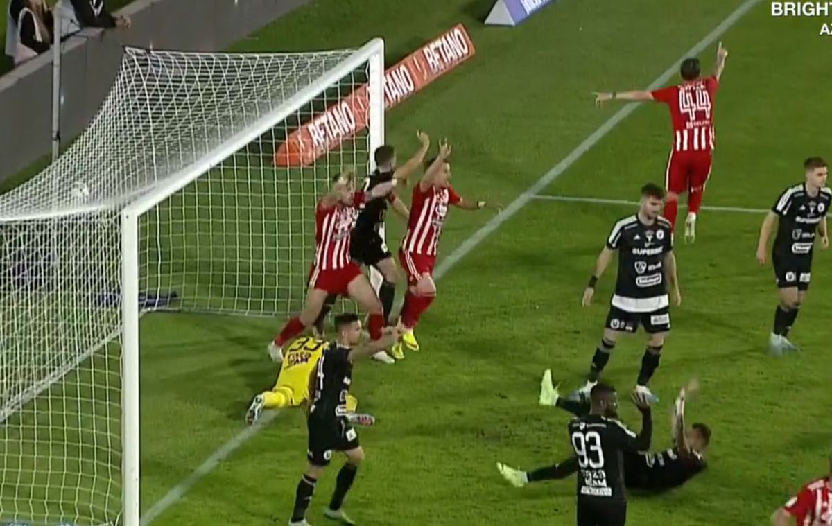 Fază controversată în finala Cupei României » Sepsi a cerut gol, Cătălin Popa și Istvan Kovacs n-au fost de acord