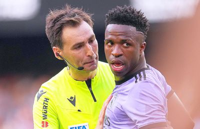 Trei decizii majore în La Liga, în urma scandalului de rasism din Valencia - Real Madrid: Vinicius a scăpat de „roșu”, „liliecii” au fost sancționați!