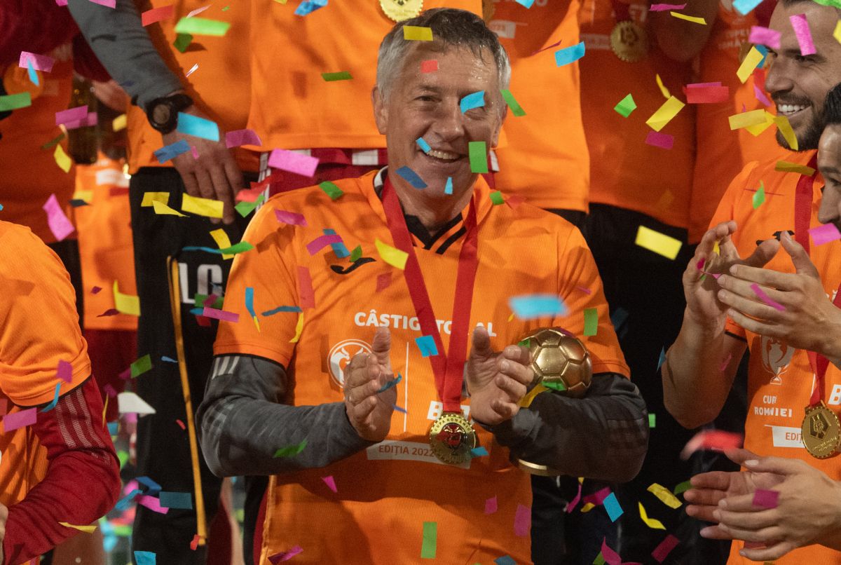 Bergodi a ridicat trofeul, dar e misterios în privința viitorului: „Băieții pot juca și anul acesta în Conference League”