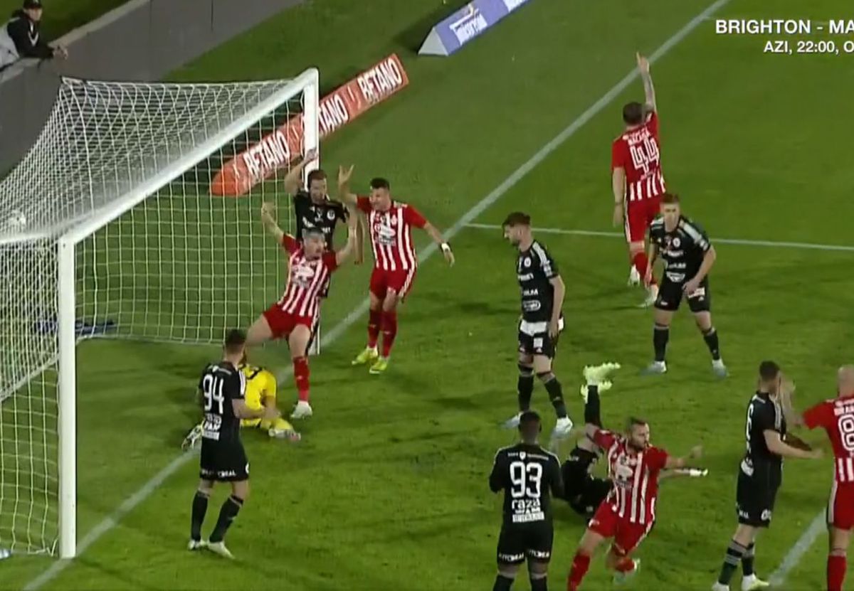 Fază controversată în finala Cupei României » Sepsi a cerut gol, Cătălin Popa și Istvan Kovacs n-au fost de acord