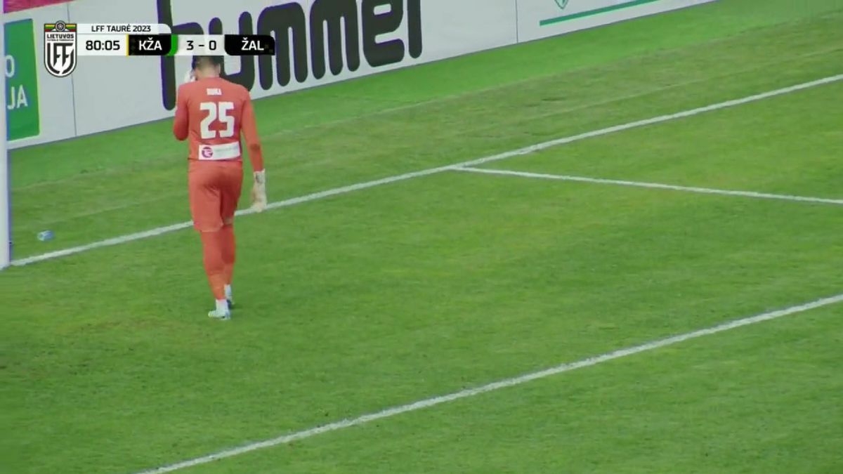 Fostul fundaș de la FCSB, gafă incredibilă în Lituania » Și-a trimis mingea în poartă în urma unei erori de zile mari