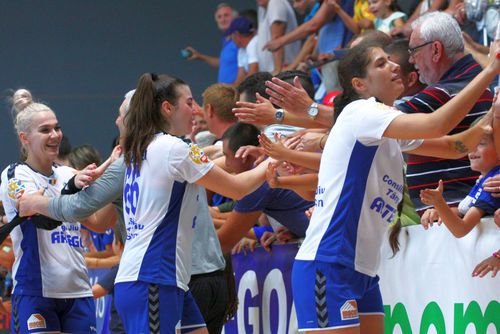 Șoc în handbalul feminin românesc: Federația invită echipa de pe locul 10 să joace în Champions League! „Veste ne-a lăsat fără aer!”