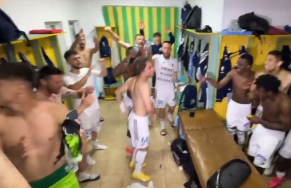 Jucătorii lui FC Botoșani au dat drumul la fiestă » Imagini superbe din vestiar după salvarea de la retrogradare