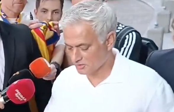 Imagini spectaculoase pe Calea Victoriei: Jose Mourinho și Giovanni Becali au venit la pas pentru dineul oficial » Ce greșeală a făcut marele antrenor portughez: „Așa cred”