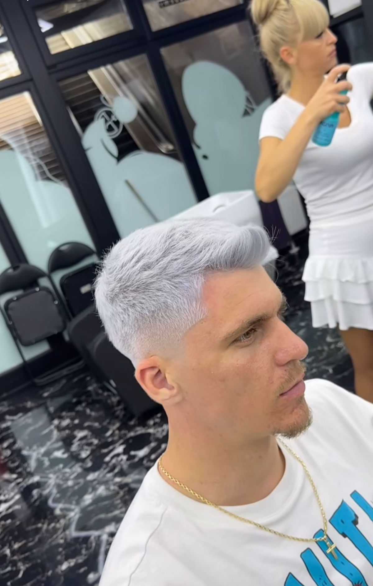 Ștefan Târnovanu s-a vopsit alb în cap