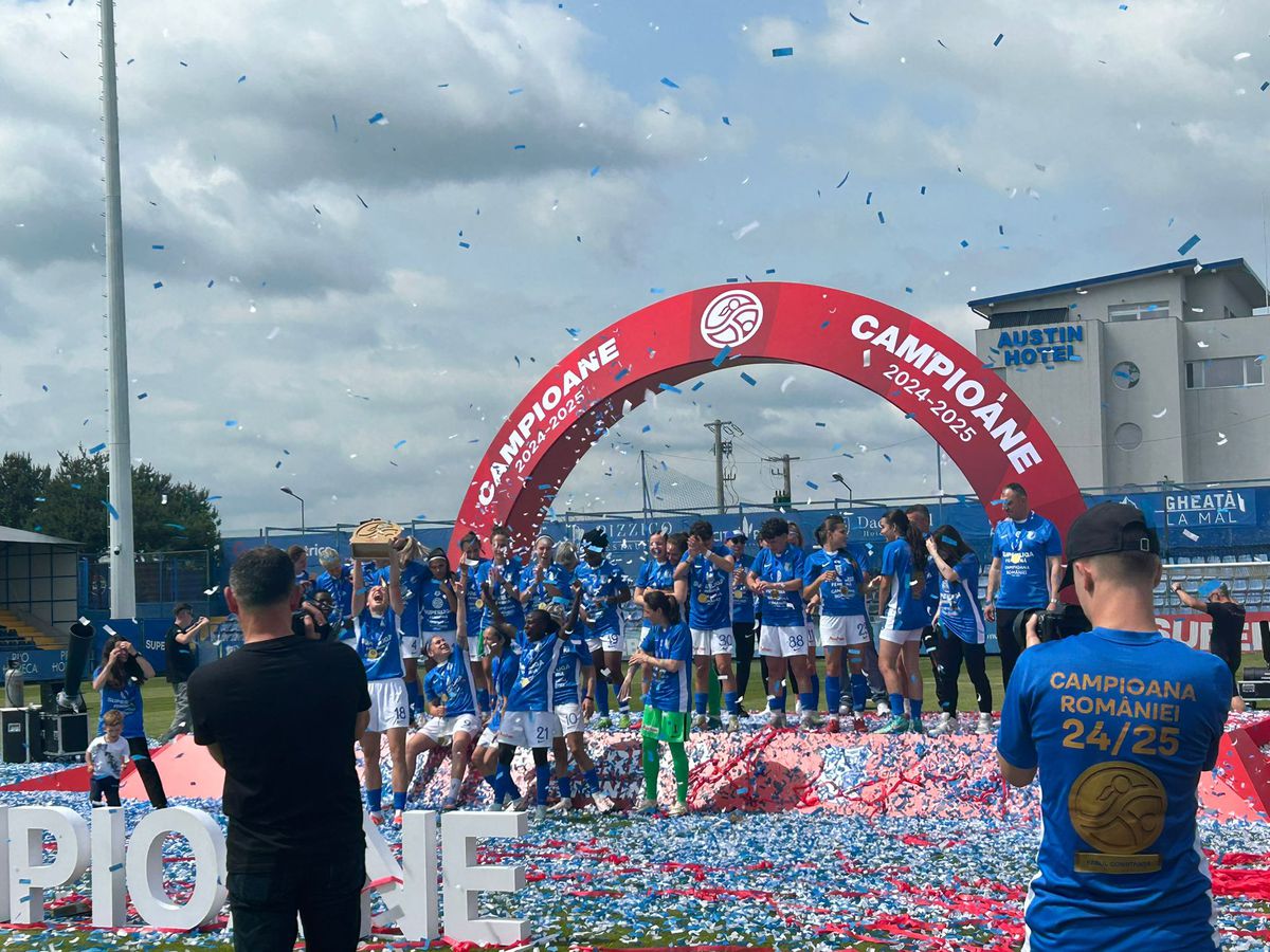 Farul a primit trofeul de campioană! Imagini superbe de la Ovidiu: copiii au invadat terenul