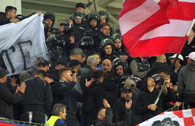 Bătaie în tribune la Craiova - Dinamo! A fost nevoie de intervenția jandarmilor