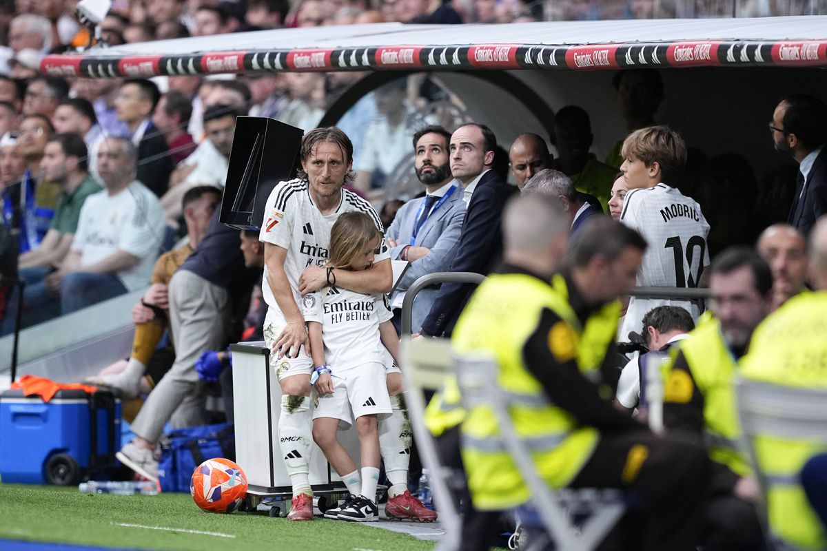 Omagiu pentru Luka Modric, la ultimul lui meci pe „Santiago Bernabeu”