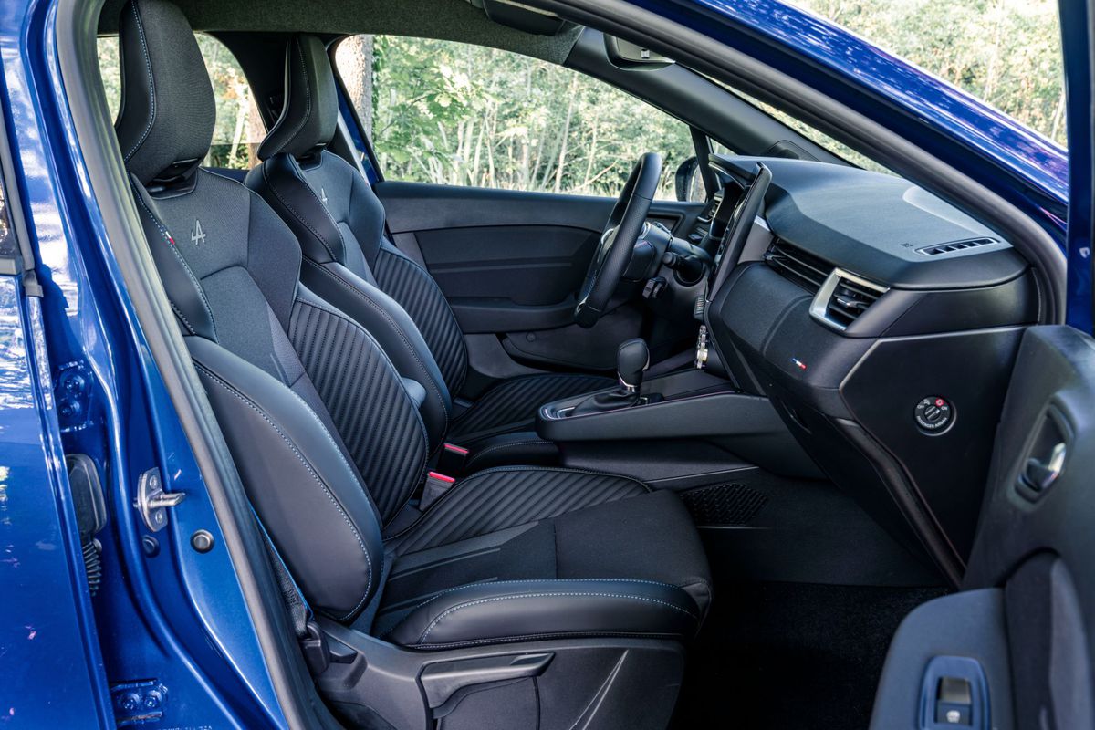 Dacia Sandero și Renault Clio / foto: automarket