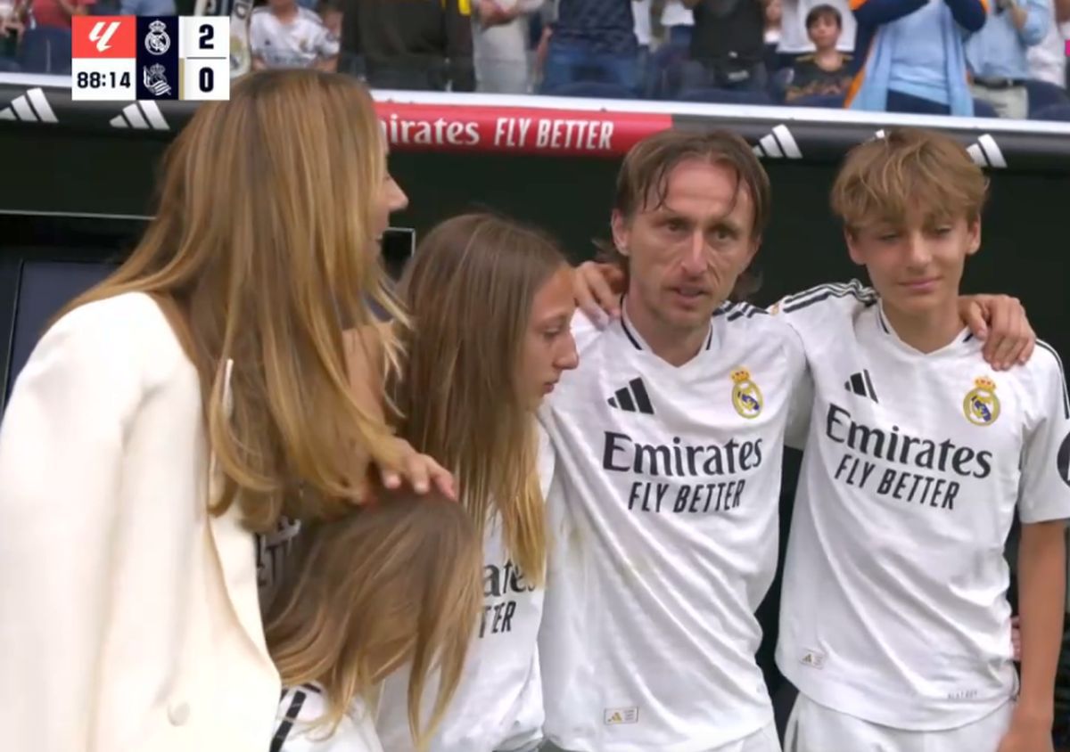 Copleșitor! S-au oprit în timpul meciului și au format garda de onoare pentru Luka Modric. Croatul, în lacrimi la ultimul lui meci pe „Bernabeu”