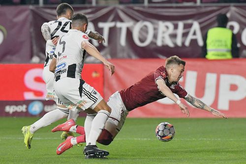 LIVE DE LA ORA 18:00 U Cluj - Rapid » „Șepcile roșii” luptă să rămână pe podium! Echipele probabile + Cote