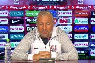 Dan Petrescu a continuat „tirada” la conferința de presă: „Arbitrează, mă, în limita fotbalului de azi!”