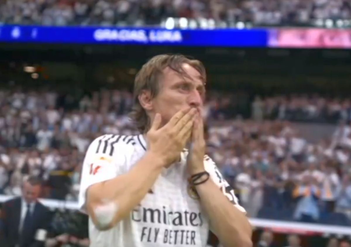 Copleșitor! S-au oprit în timpul meciului și au format garda de onoare pentru Luka Modric. Croatul, în lacrimi la ultimul lui meci pe „Bernabeu”