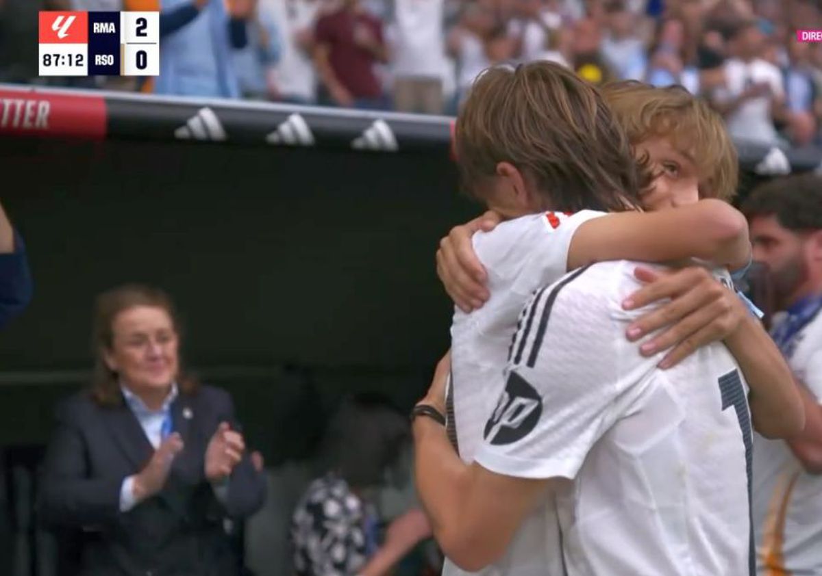 Copleșitor! S-au oprit în timpul meciului și au format garda de onoare pentru Luka Modric. Croatul, în lacrimi la ultimul lui meci pe „Bernabeu”