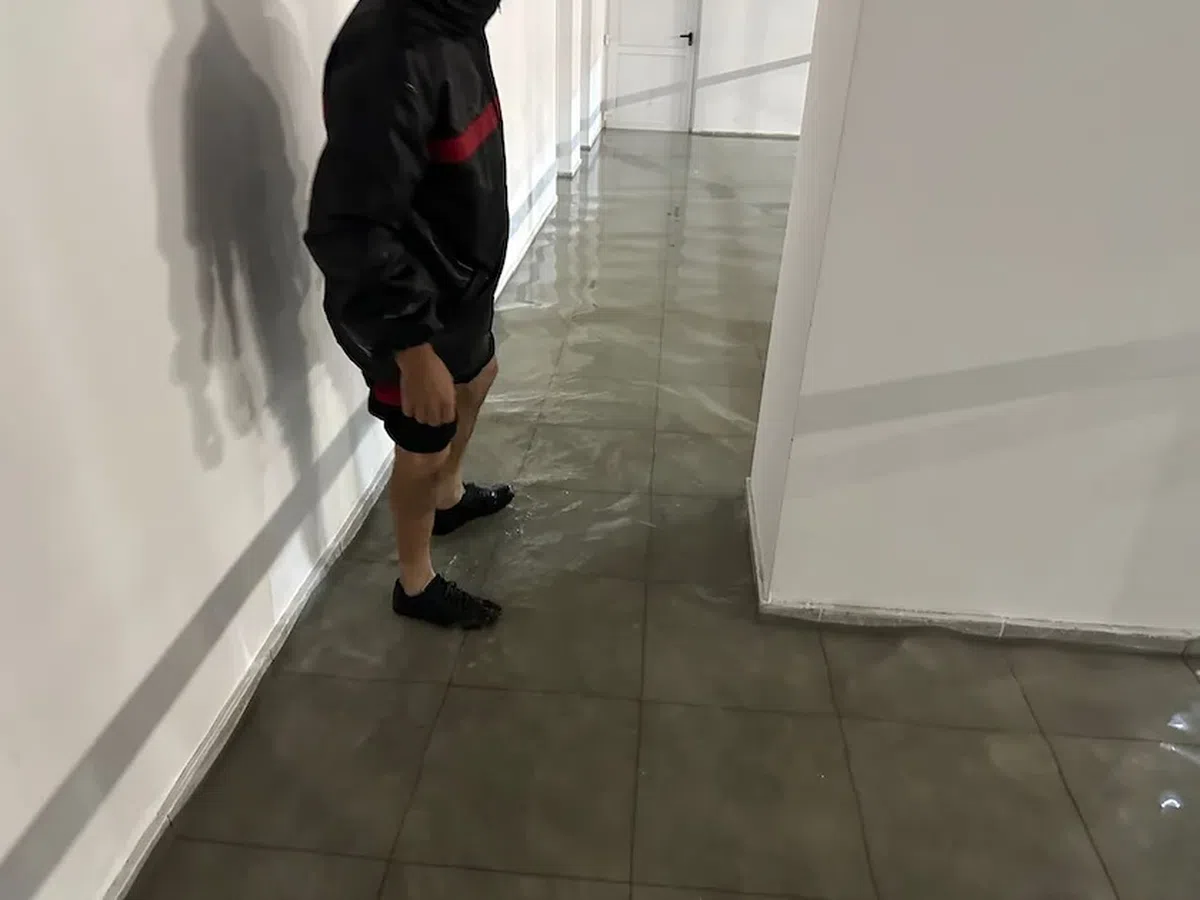 Stadionul celor de la UTA a fost inundat: 5 autospeciale au intervenit pentru a scoate apa de pe „Francisc Neuman”