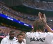 Copleșitor! S-au oprit în timpul meciului și au format garda de onoare pentru Luka Modric. Croatul, în lacrimi la ultimul lui meci pe „Bernabeu”
