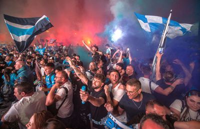 Haos la Napoli! Peste 100 de răniți pe străzi și un deces, după câștigarea titlului