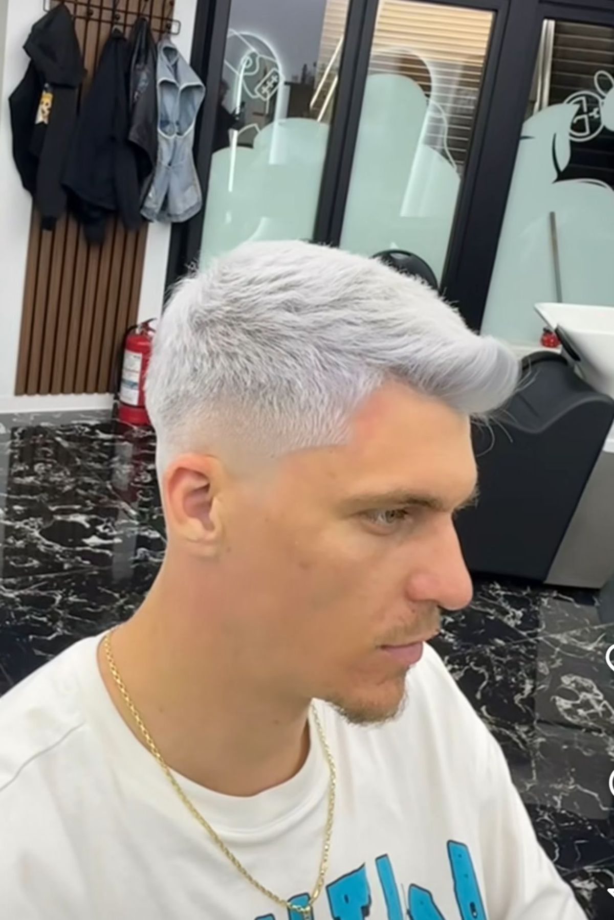 Ștefan Târnovanu s-a vopsit alb în cap