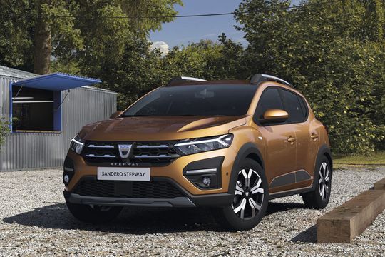 Deși și-a mărit prețurile cu 48%, Dacia a înregistrat vânzări record de 19% / foto: automarket