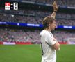 Copleșitor! S-au oprit în timpul meciului și au format garda de onoare pentru Luka Modric. Croatul, în lacrimi la ultimul lui meci pe „Bernabeu”