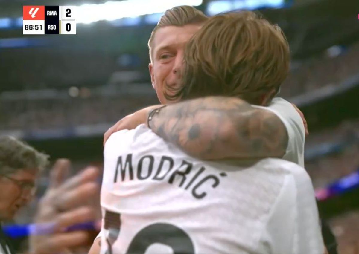 Copleșitor! S-au oprit în timpul meciului și au format garda de onoare pentru Luka Modric. Croatul, în lacrimi la ultimul lui meci pe „Bernabeu”