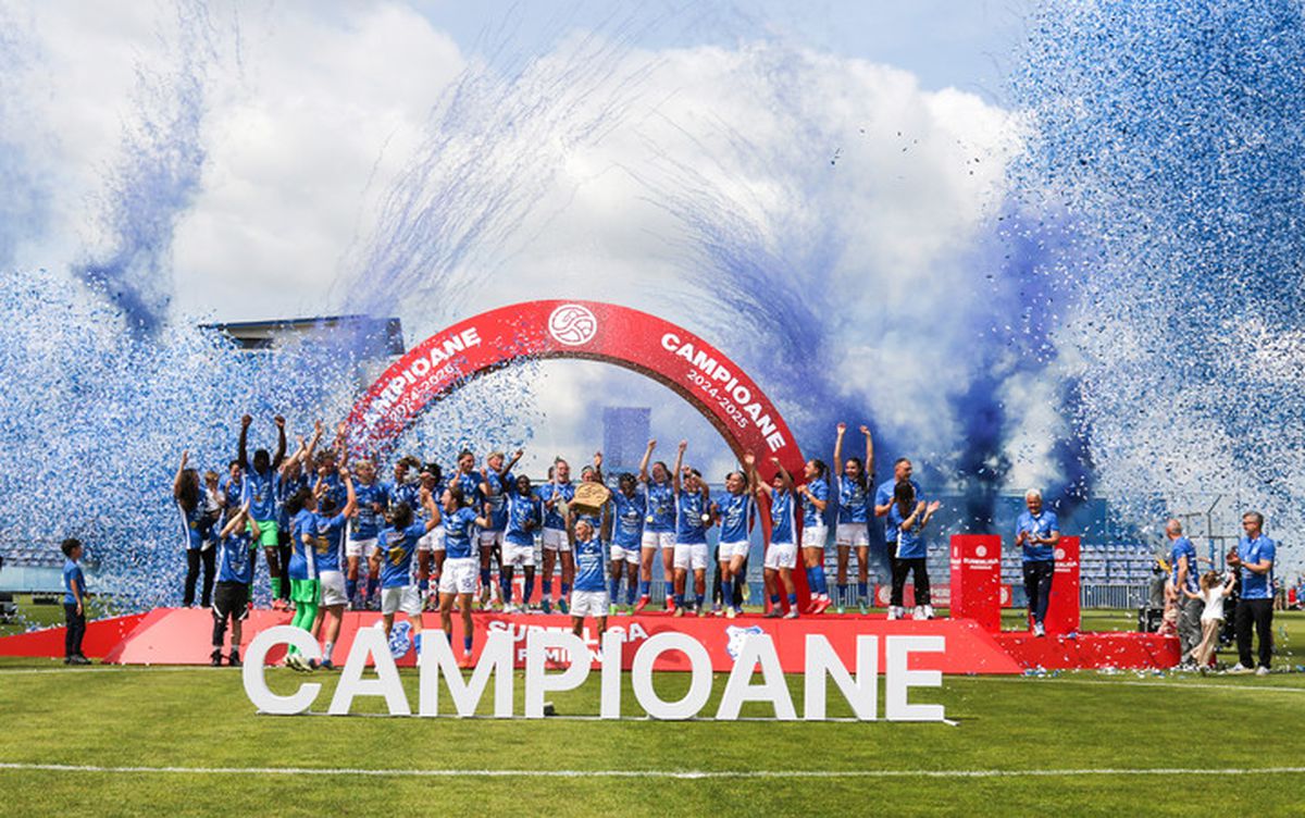 Farul a primit trofeul de campioană! Imagini superbe de la Ovidiu: copiii au invadat terenul