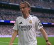 Copleșitor! S-au oprit în timpul meciului și au format garda de onoare pentru Luka Modric. Croatul, în lacrimi la ultimul lui meci pe „Bernabeu”