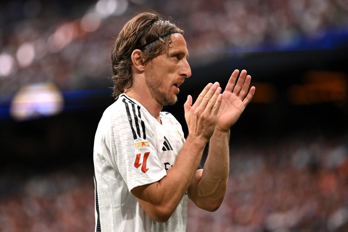 Copleșitor! S-au oprit în timpul meciului și au format garda de onoare pentru Luka Modric. Croatul, în lacrimi la ultimul lui meci pe „Bernabeu”